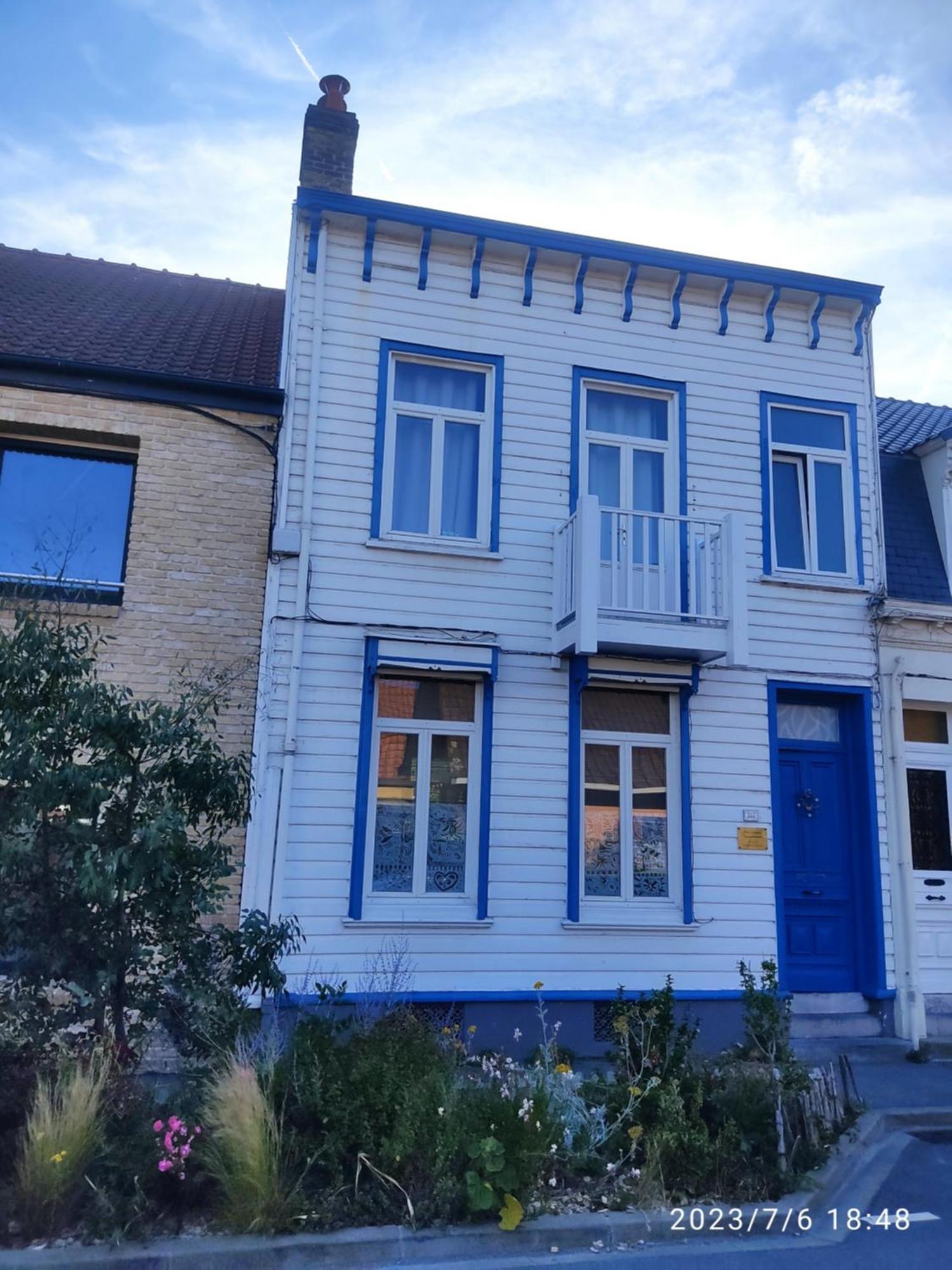 Jolie Maison En Bois Authentique Dunkirk المظهر الخارجي الصورة